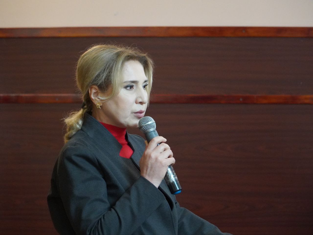 В лицее №39 Махачкалы прошла встреча с министрами образования и спорта, а также именитыми спортсменами
